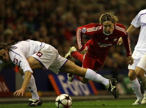 皇马又贡献了一次防守的反面教材 有点像表演赛的踢法