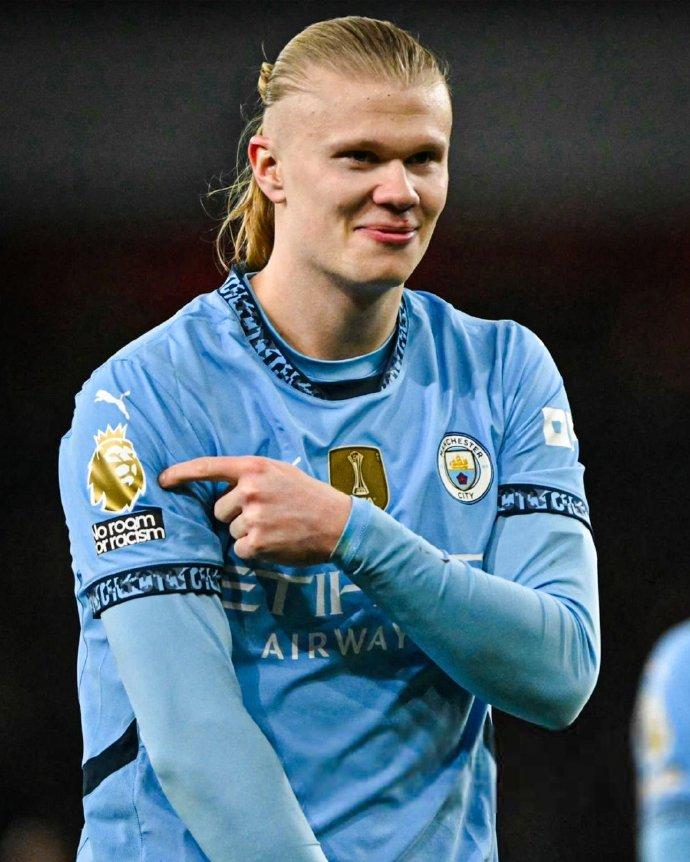 福布斯穿7号替补登场，是马丁内斯执教后第14位完成首秀球员