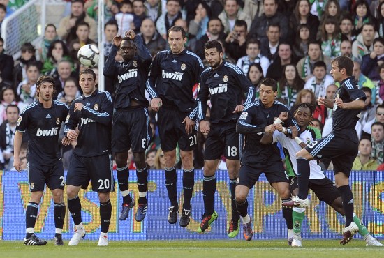 前锋伤愈回归轰出世界波