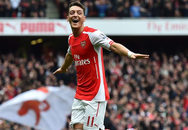 艾顿是湖人队史首位100%命中率0失误且砍两双的首发球员